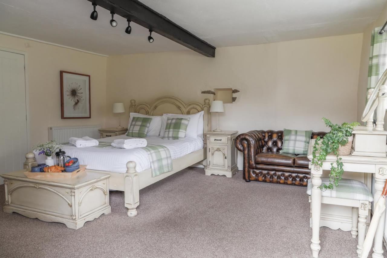 Bearslake Inn Bridestowe Bagian luar foto