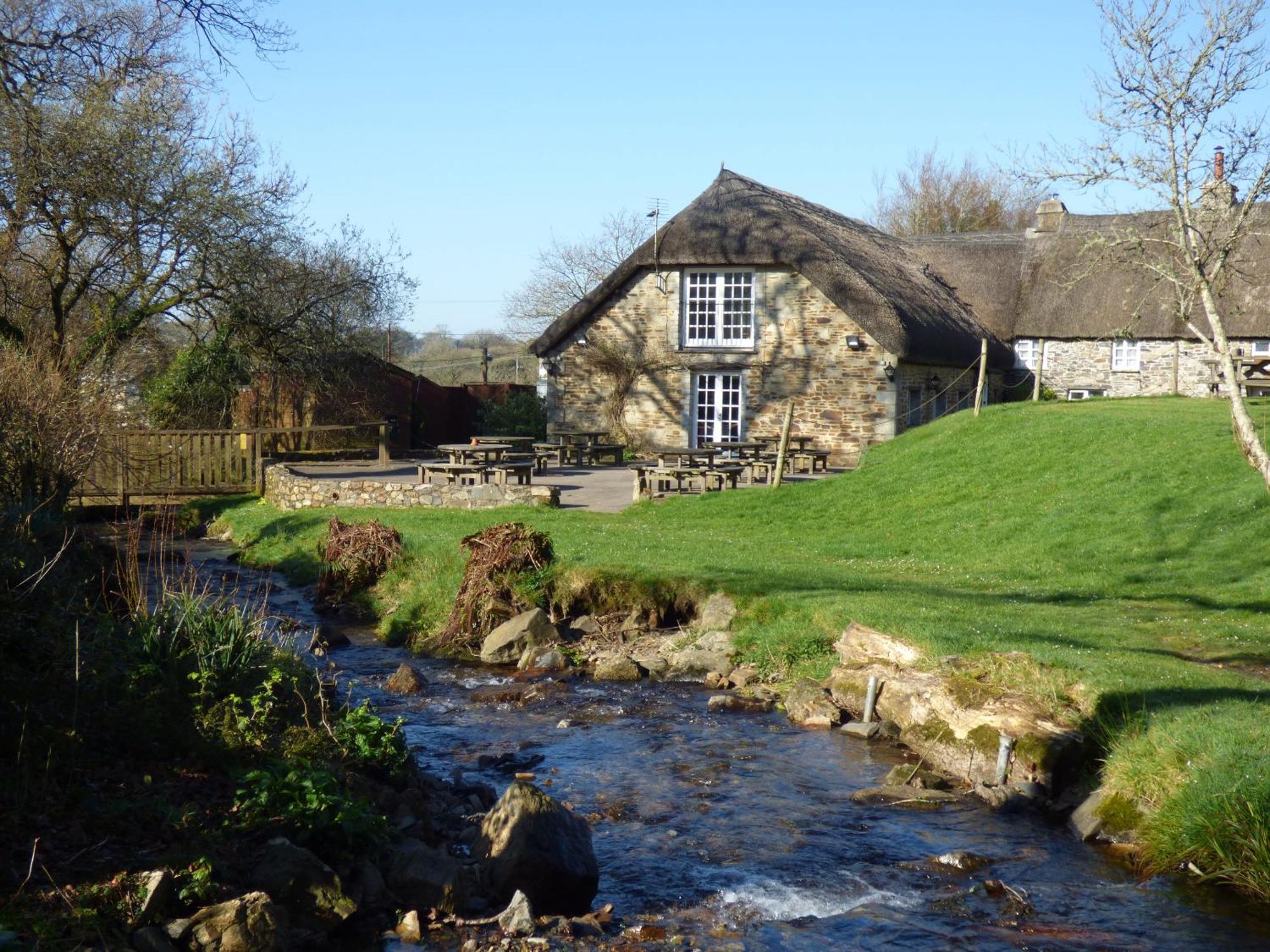 Bearslake Inn Bridestowe Bagian luar foto