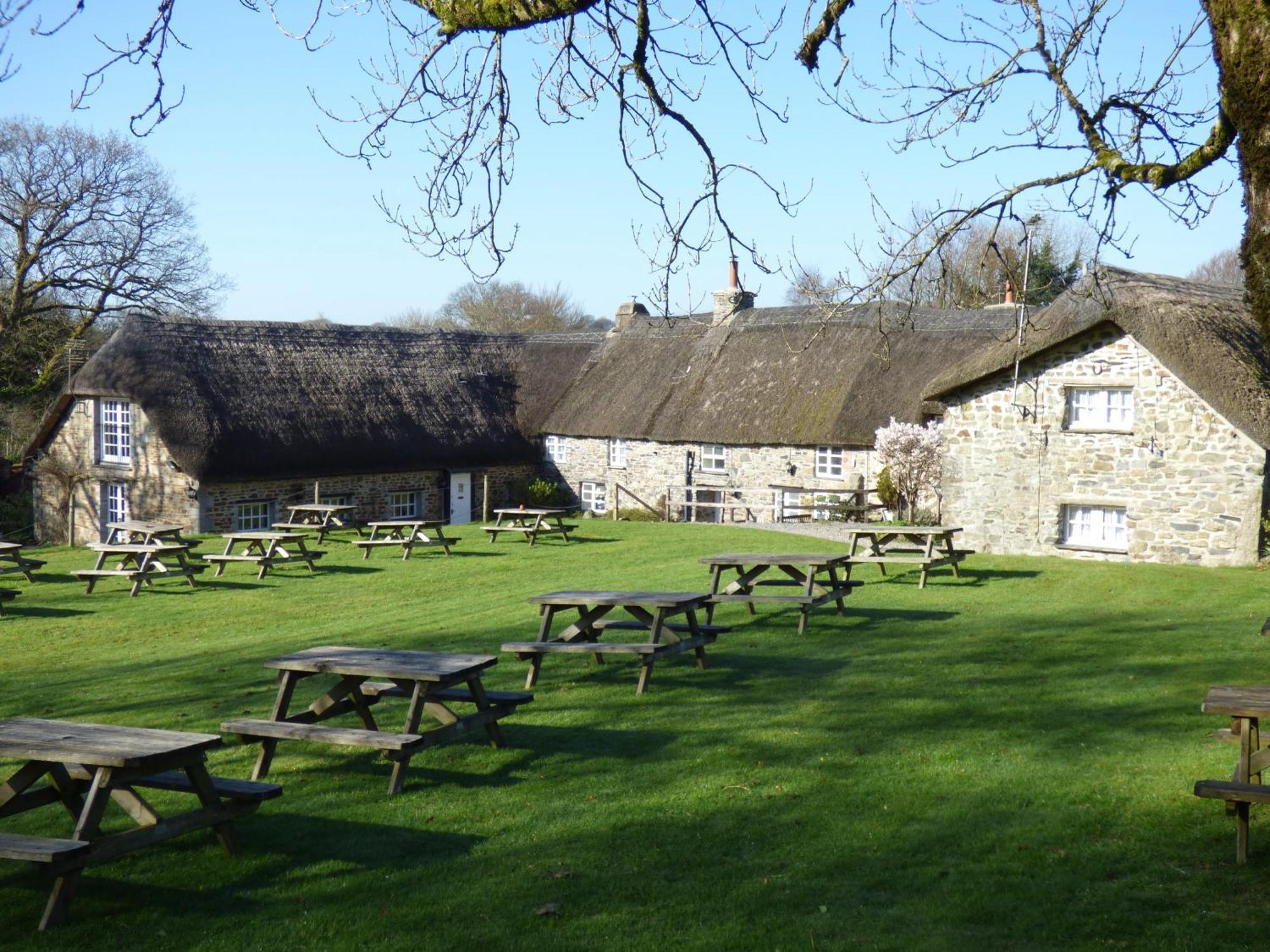 Bearslake Inn Bridestowe Bagian luar foto